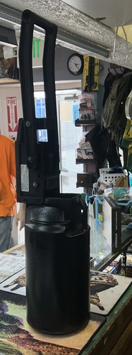 Easy pull can crusher wall - pull,